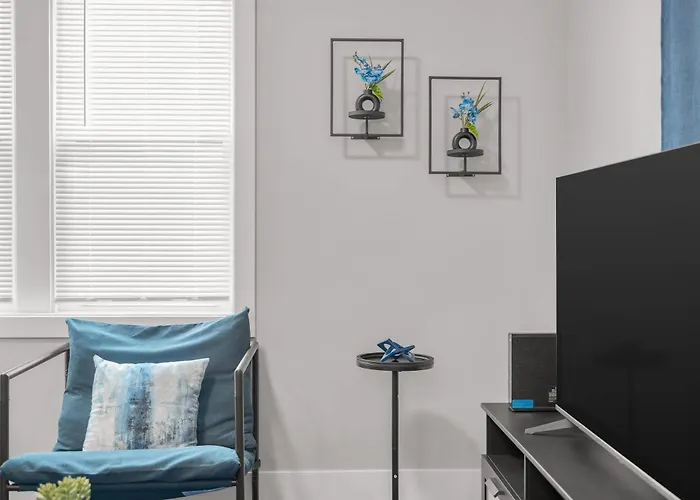 Апартаменты Comfortably Well-furnished 1br Unit In West Loop - Grand Rep Чикаго