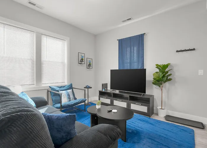 Comfortably Well-furnished 1br Unit In West Loop - Grand Rep