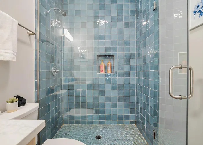 Апартаменты Comfortably Well-furnished 1br Unit In West Loop - Grand Rep